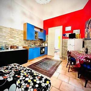 https://la-casa-di-luna-via-vitt-emanuele-ii-bike.catania-hotels.net